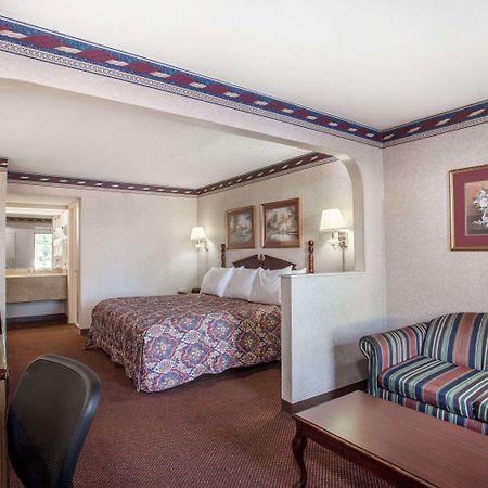 Days Inn By Wyndham Saint Pauls Habitación foto