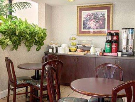 Days Inn By Wyndham Saint Pauls Restaurante foto